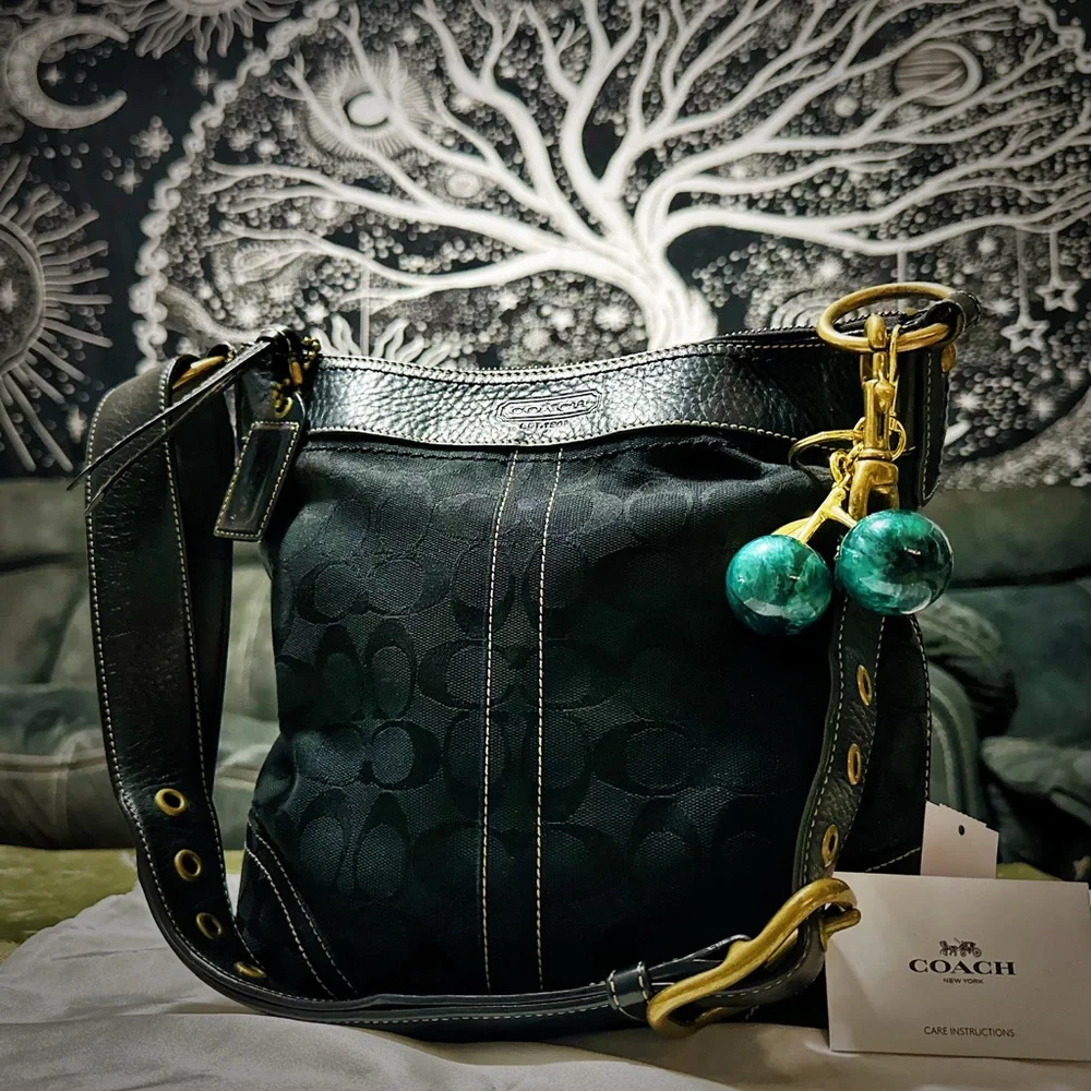 Vintage Coach soho shoulder Bag Black and Gold Women's handbag 2006 - Picture 6 of 16